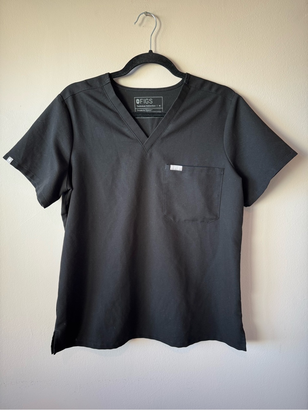 Figs Women’s Caterina One Pocket Scrub Top Black Size Medium